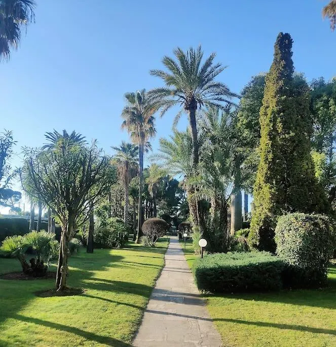 Superbe Studio Bord De Mer Avec Terrasse & Piscine Cannes 0*,  Fransa