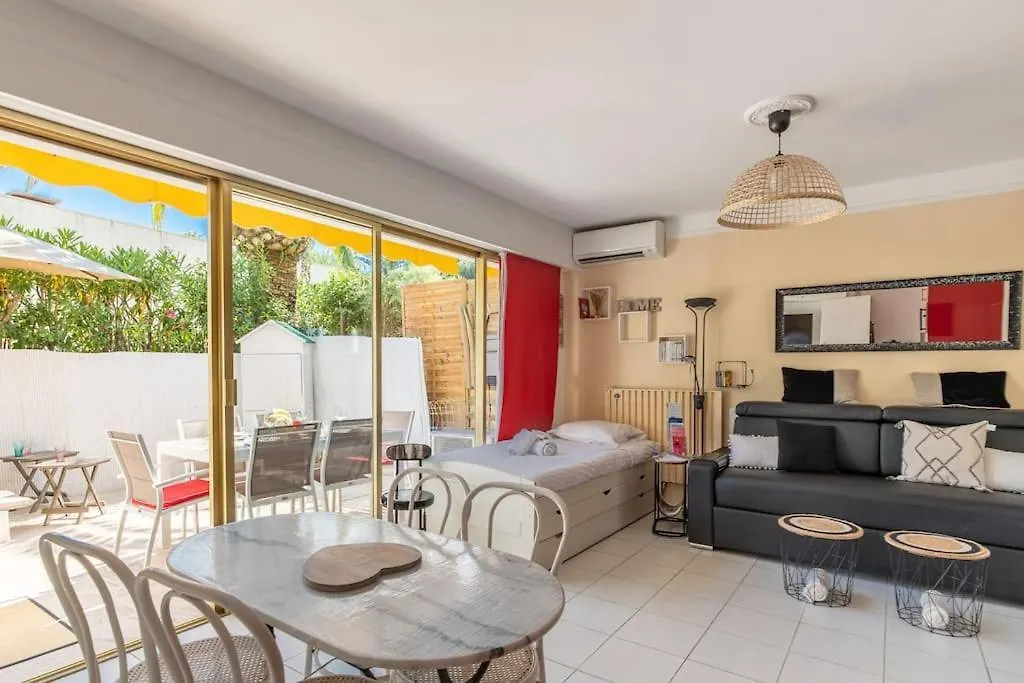Superbe Studio Bord De Mer Avec Terrasse & Piscine Cannes Apartment